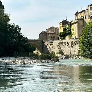 https://sur-le-pont.fr-provencehotel.com